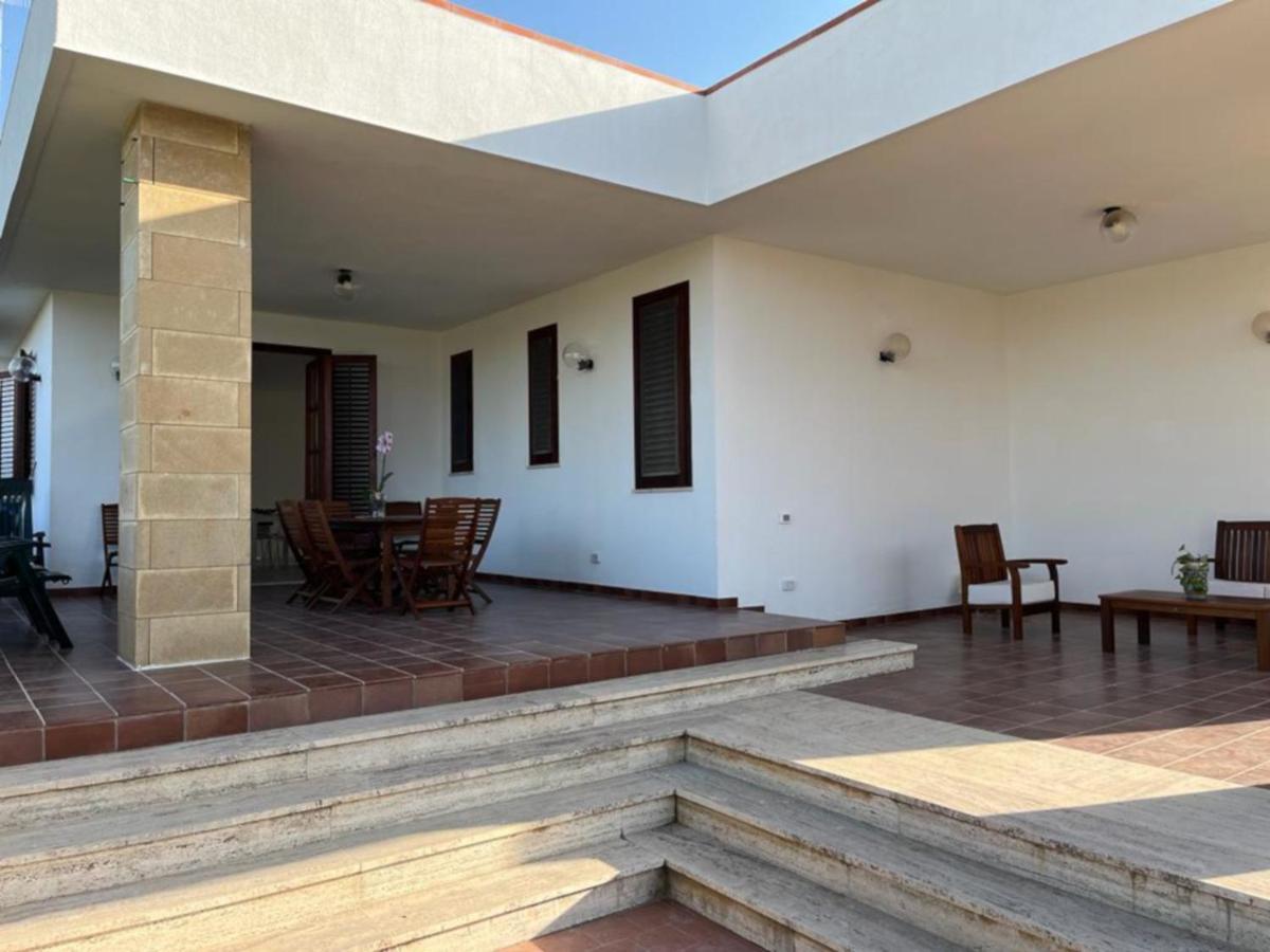 Villa Capri Holiday Home Кампофеличе-ди-Роччелла Экстерьер фото