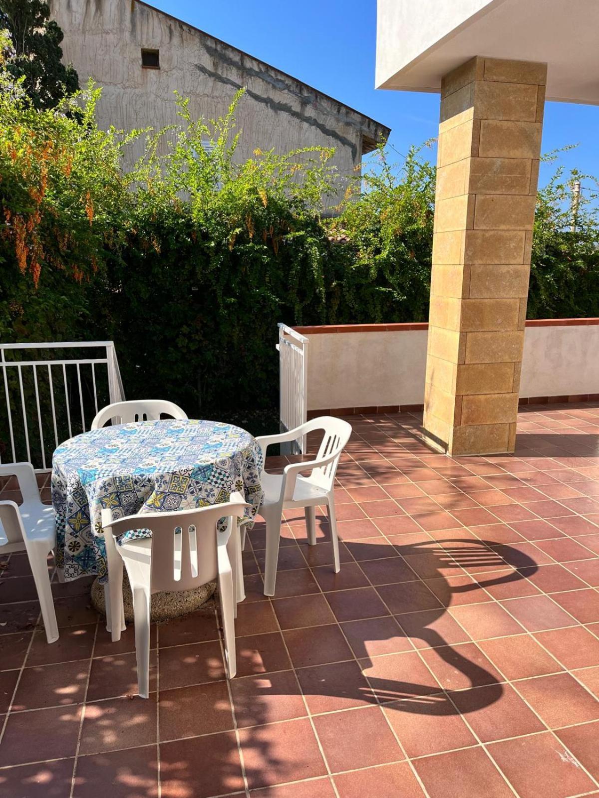 Villa Capri Holiday Home Кампофеличе-ди-Роччелла Экстерьер фото